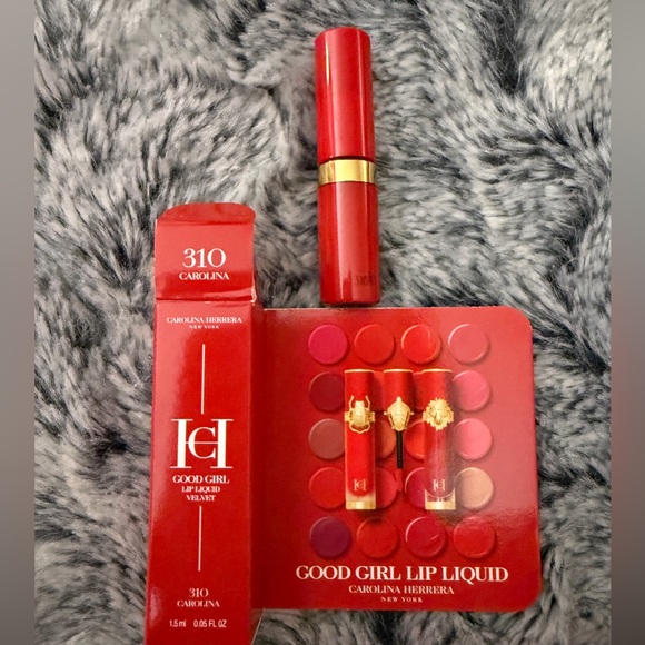 Carolina Herrera gift set. - Picture 2 of 5